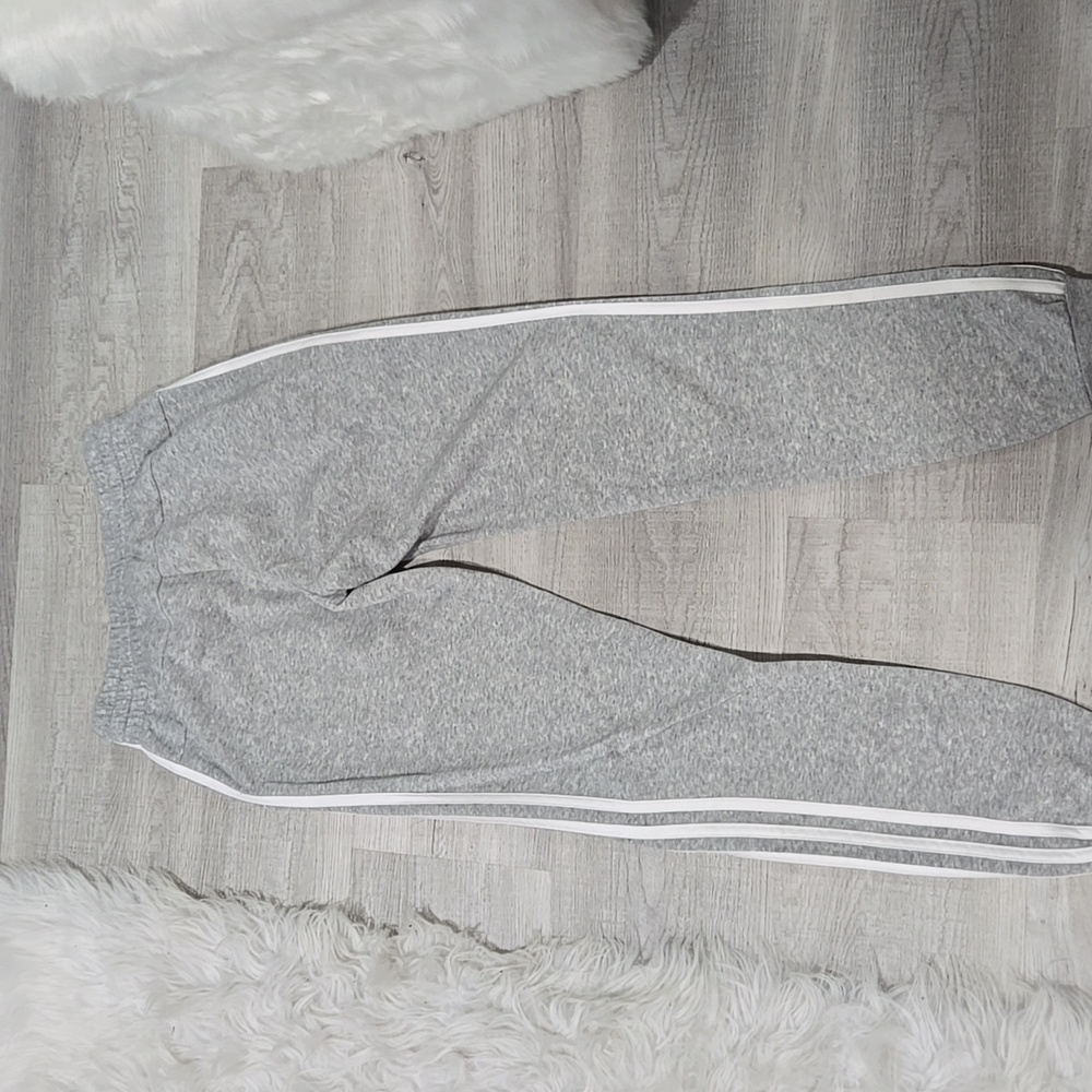 Adidas jogger - Picture 4 of 6